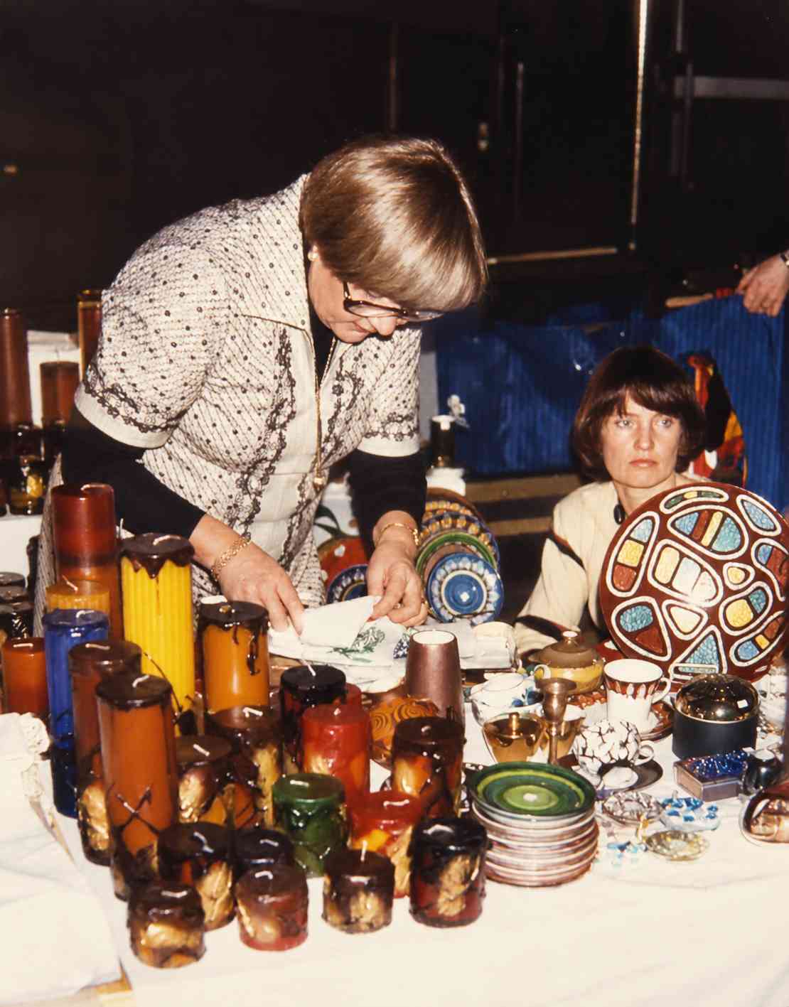 Kynttilöitä Naisten messuilla 1976