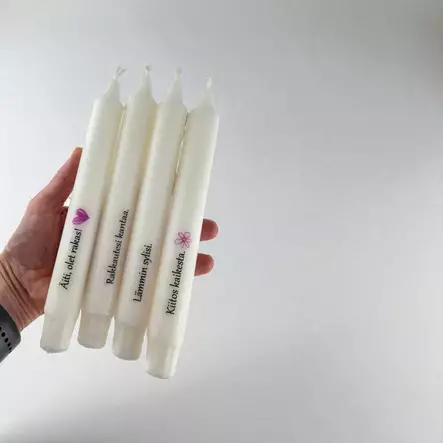 Mietelausekruunukynttilät kukilla "ÄITI", 4 kpl/pkt - Äitienpäiväkynttilät - 29013-01-ai1 - 1