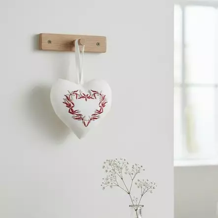 Valkoinen brodeerattu sydänkoriste - Sisustustekstiilit ja tyynynpäälliset - 443001 - 2