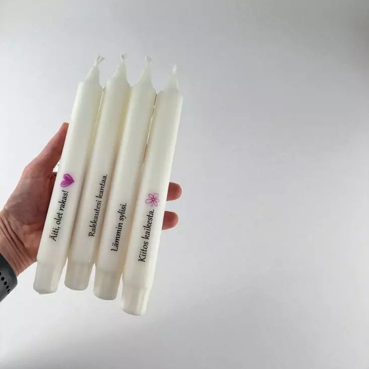 Mietelausekruunukynttilät kukilla "ÄITI", 4 kpl/pkt - Äitienpäiväkynttilät - 29013-01-ai1 - 1