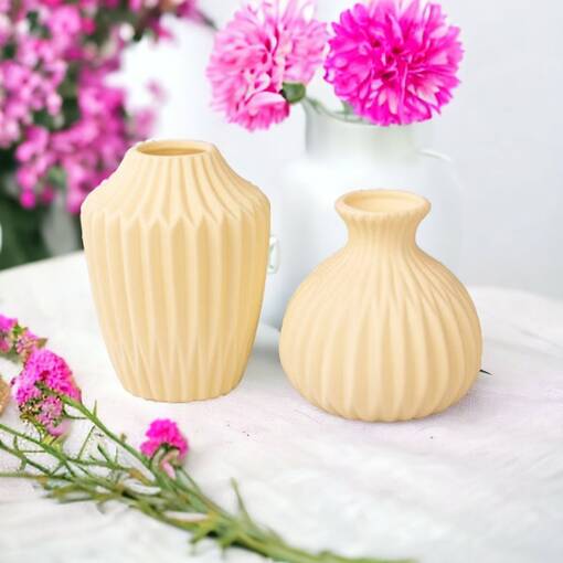 Vaaleankeltainen maljakko, 9 cm - Maljakot - 457332 - 1