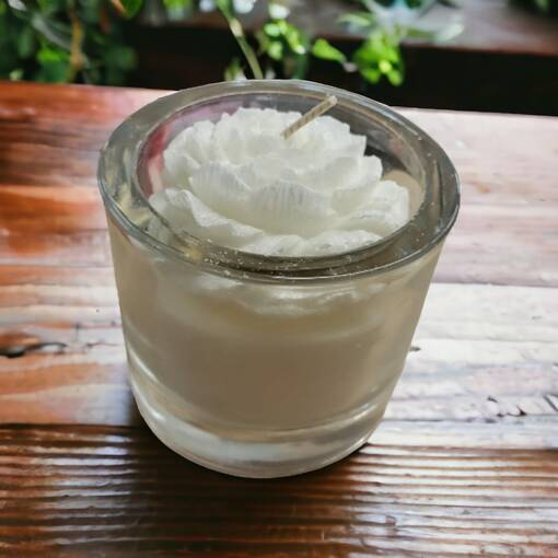 OLIVA-kynttilä lasipurkissa, pionilla - Oliva-oliivikynttilät - 2111401-3 - 1