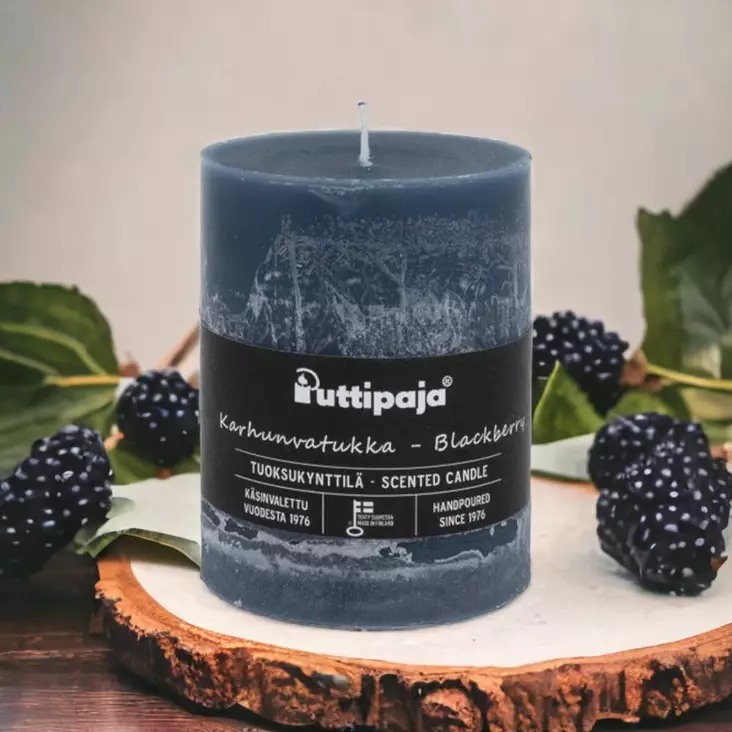 Läpivärjätty tuoksukynttilä 10cm, Karhunvatukka - Tuoksukynttilät - 20004163 - 1