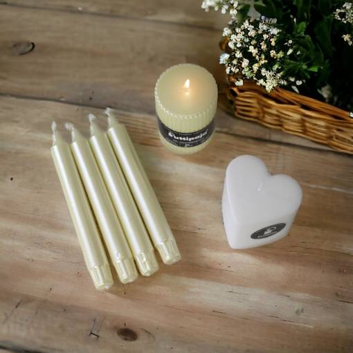 Helmiäishohto kruunukynttilä, vaaleankeltainen, 4 kpl/pkt - Metallihohtokynttilät - 1991303-4 - 1