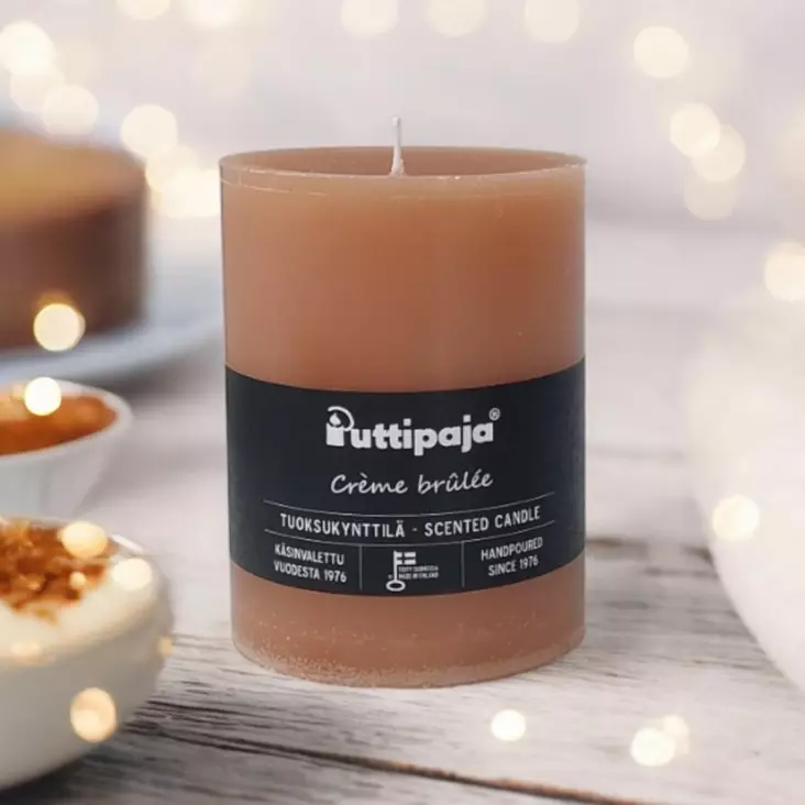 Läpivärjätty tuoksukynttilä 10cm, Crème brûlée - Tuoksukynttilät - 20004116 - 1