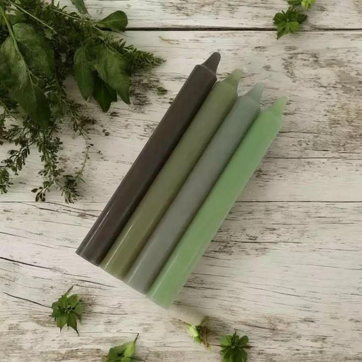 Kruunukynttiläpakkaus Karviainen - Läpivärjätyt kruunut - 15013-4-17 - 1