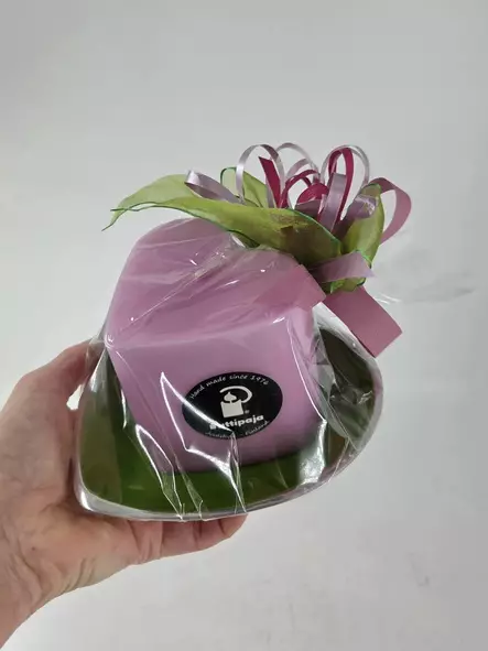 Pinkki sydänkynttilä vihreällä sydänalusella - Valmiit lahjapaketit - 7940272-14108 - 2