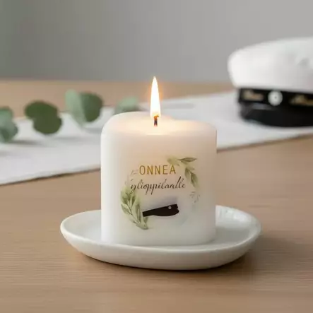 Onnittelusydänkynttilä "Ylioppilaslakki", 8 cm - Ylioppilaskynttilät - 2714108YOLa - 1