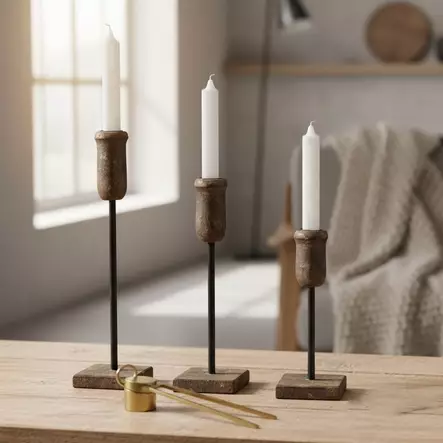 Puinen, ohut kynttilänjalka puisella alustalla 3 kpl setti - Kynttilänjalat kruunukynttilöille - 4098310-set - 1