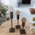 Puinen, ohut kynttilänjalka puisella alustalla 3 kpl setti - Kynttilänjalat kruunukynttilöille - 4098310-set - 24